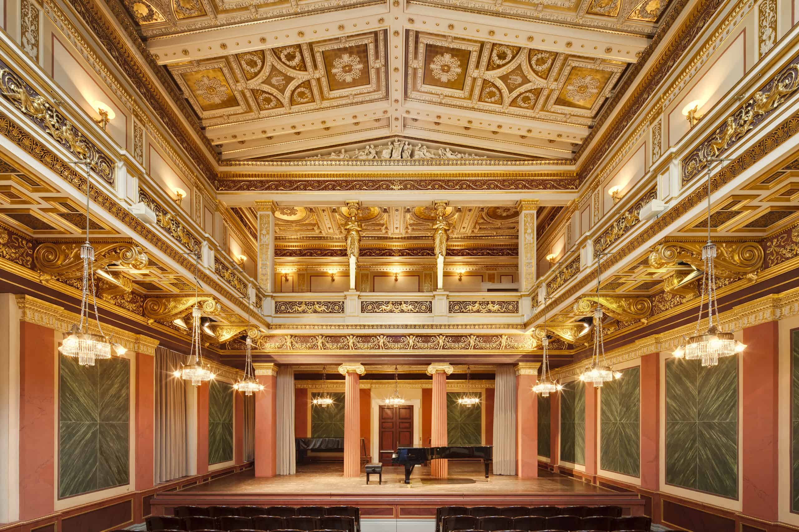 Musikverein Wien, Brahms-Saal, Sitzreihen, Architektur, leer, Bühne, Flügel, Klavier