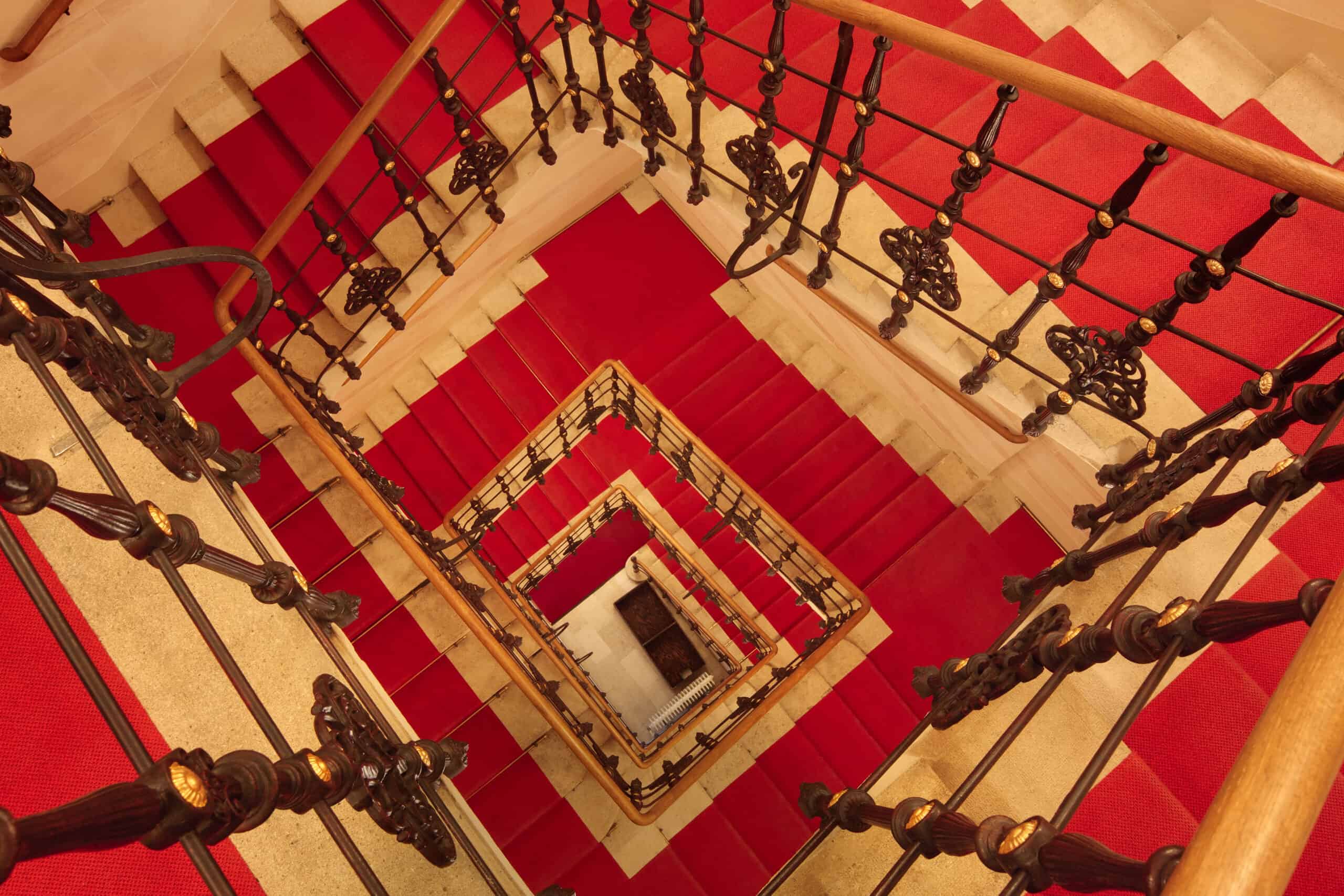 Musikverein Wien, roter Teppich, Stiegenaufgang zum Grossen Saal und Brahmssaal